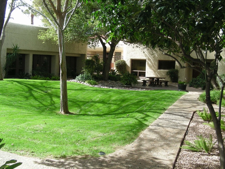 More Photos Of 8433 N Black Canyon Fwy, Phoenix Office For Lease