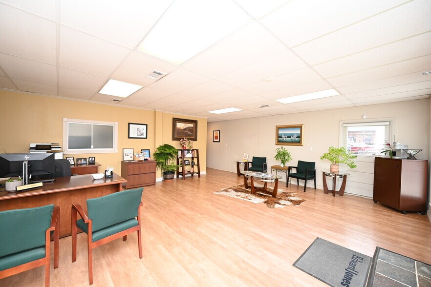 More Photos Of 805 12th St, Hempstead Office Residential For Sale