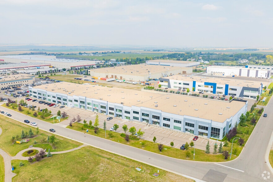 More Photos Of 18 Highland Park Way NE, Airdrie Distribution For Lease