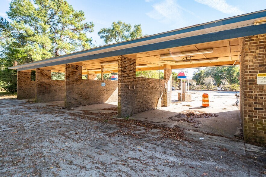 More Photos Of 1810 Ribaut Rd, Port Royal Convenience Store For Sale
