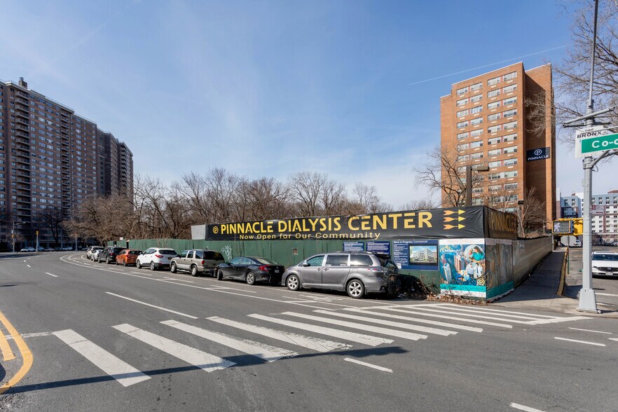 More Photos Of 801 Co Op City Blvd, Bronx Medical For Lease