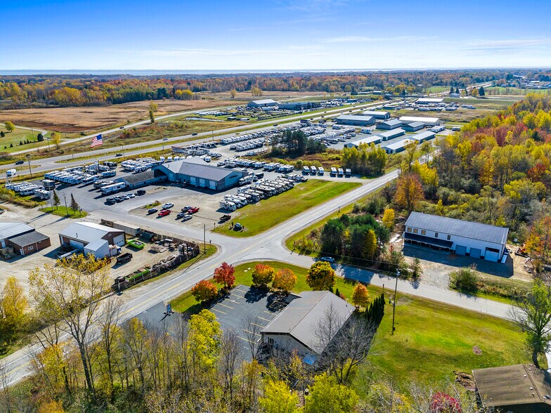 More Photos Of 14605 Velp Ave, Suamico Veterinarian Kennel For Lease
