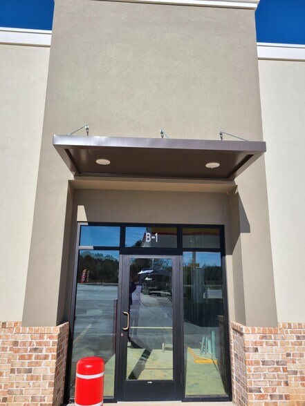 More Photos Of , Biloxi Service Station For Lease