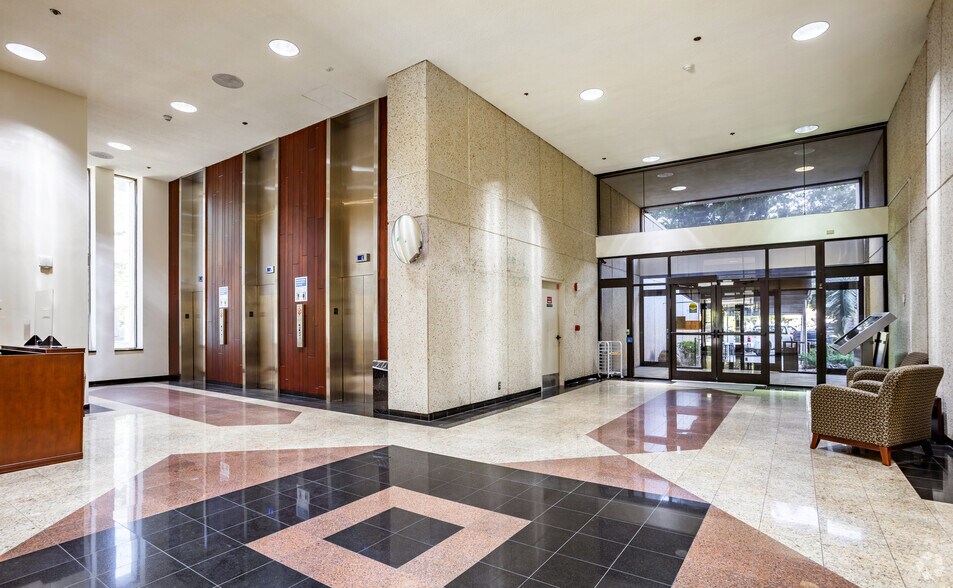 More Photos Of 1777 Main St, Sarasota Office For Sale