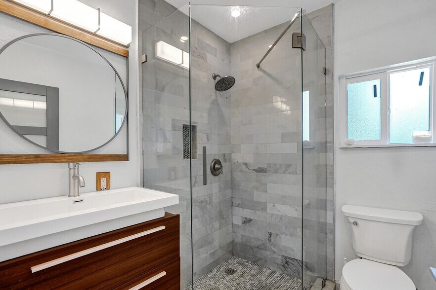 More Photos Of 301 SW 9th St, Fort Lauderdale Apartments For Sale