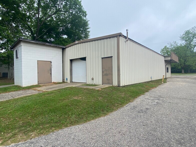 More Photos Of 809 College Ave, Jackson Office For Sale