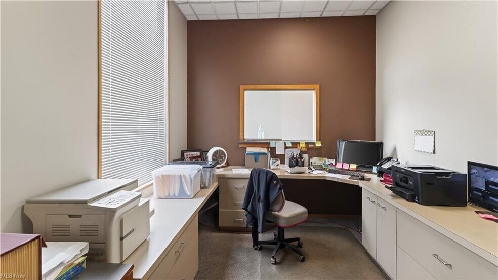 More Photos Of 3060 Gale Ave, Hubbard Warehouse For Sale