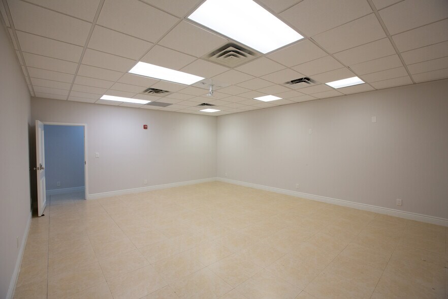 More Photos Of 1100 S Federal Hwy, Deerfield Beach Medical For Lease