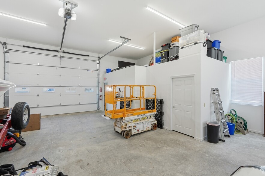 More Photos Of 6580 Lake Rd, Windsor Warehouse For Sale