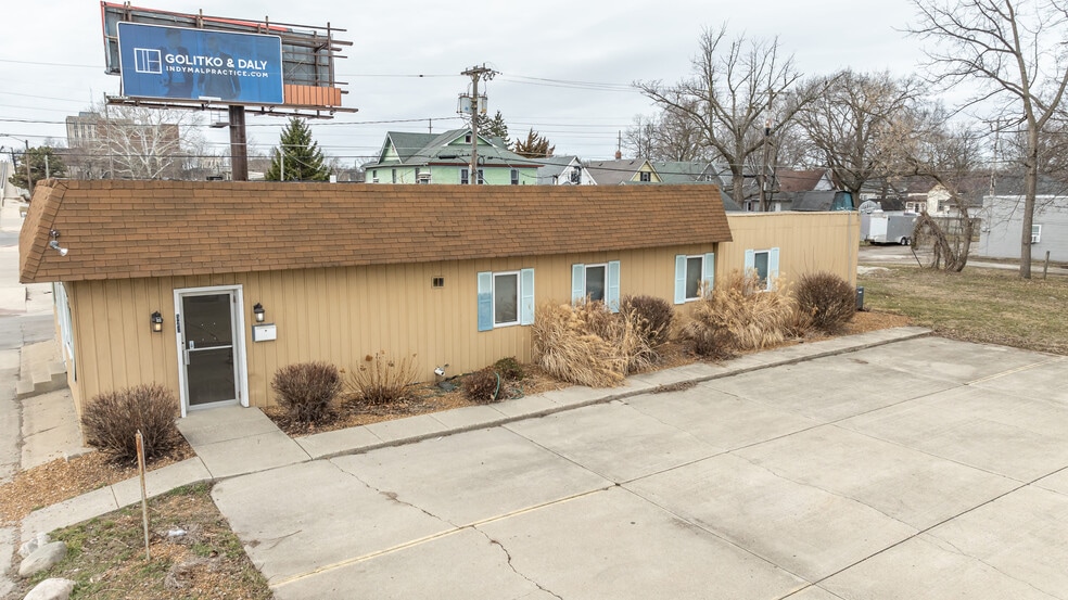 More Photos Of 520 E 8th St, Anderson Office For Lease
