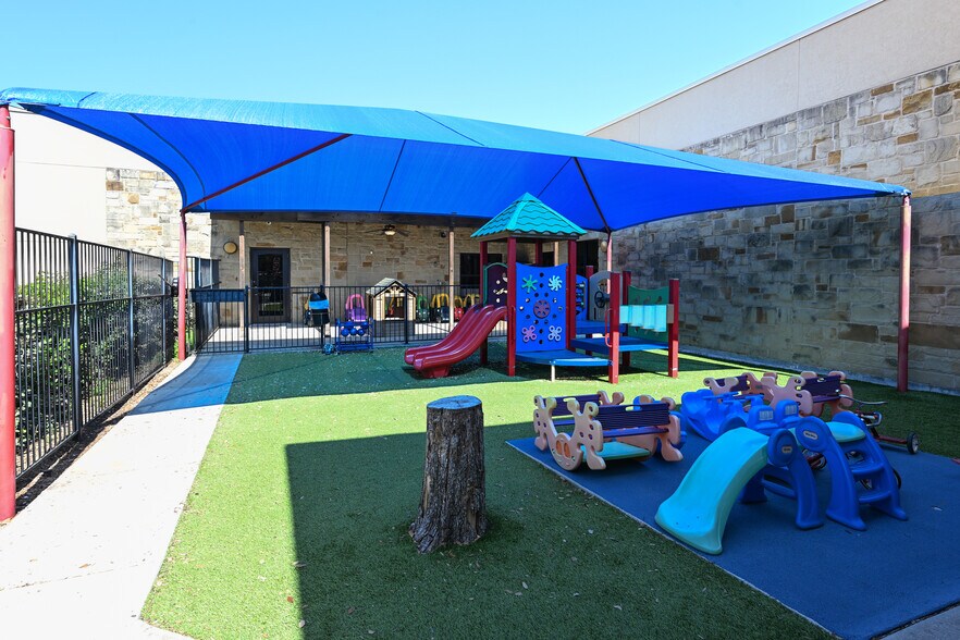 More Photos Of 8100 Bee Cave Rd, Austin Schools For Sale