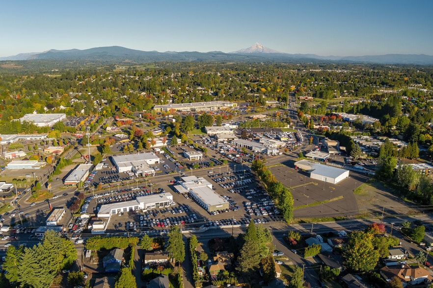 More Photos Of 1940 E Powell Blvd, Gresham Auto Dealership For Sale