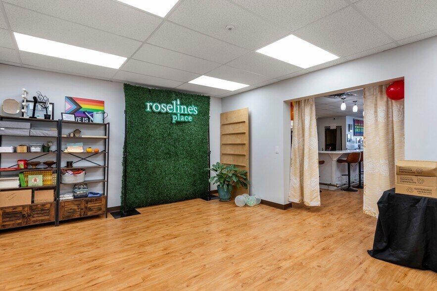 More Photos Of 1652 Grand Ave, Saint Paul Storefront Retail Office For Lease