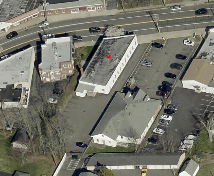 More Photos Of 128 Broadway, Amityville Flex For Sale