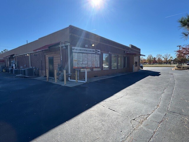 More Photos Of 4921 Riverside Dr, Macon-Bibb General Retail For Lease