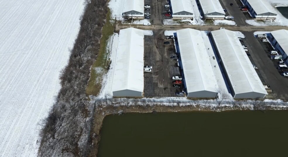 More Photos Of 1313 S Schoolhouse Rd, New Lenox Warehouse For Lease