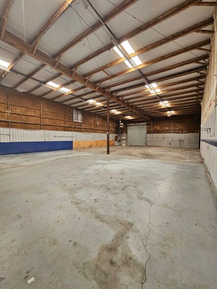 More Photos Of 2630 Northgate Ave, Cumming Warehouse For Sale