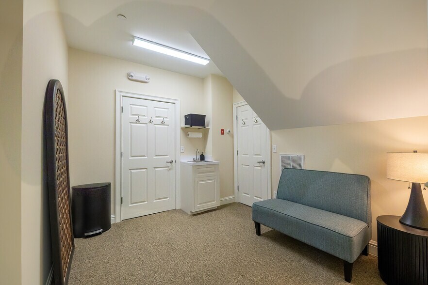 More Photos Of 27 Catoonah St, Ridgefield General Retail For Sale