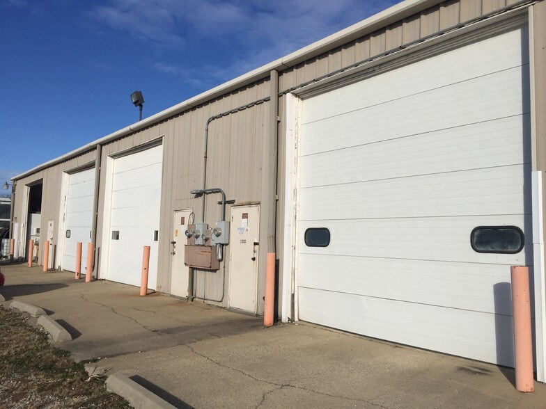 More Photos Of 18801 Wolf Rd, Mokena Warehouse For Lease