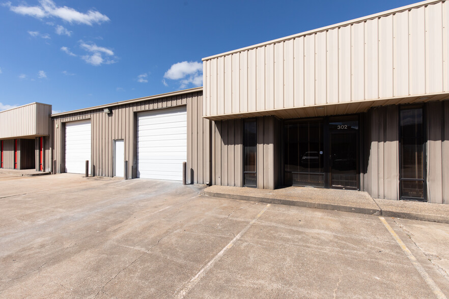 1500 Brittmoore Rd, Houston, TX 77043 - Industrial For Lease Cityfeet.com