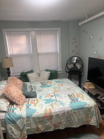 More Photos Of 2446 E Tremont Ave, Bronx Apartments For Sale