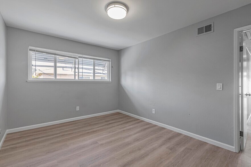 More Photos Of 477 Greendale Way, San Jose Apartments For Sale