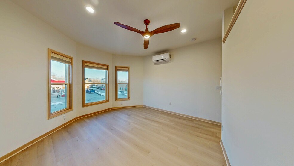 More Photos Of 209 S Main St, Jefferson General Retail For Sale