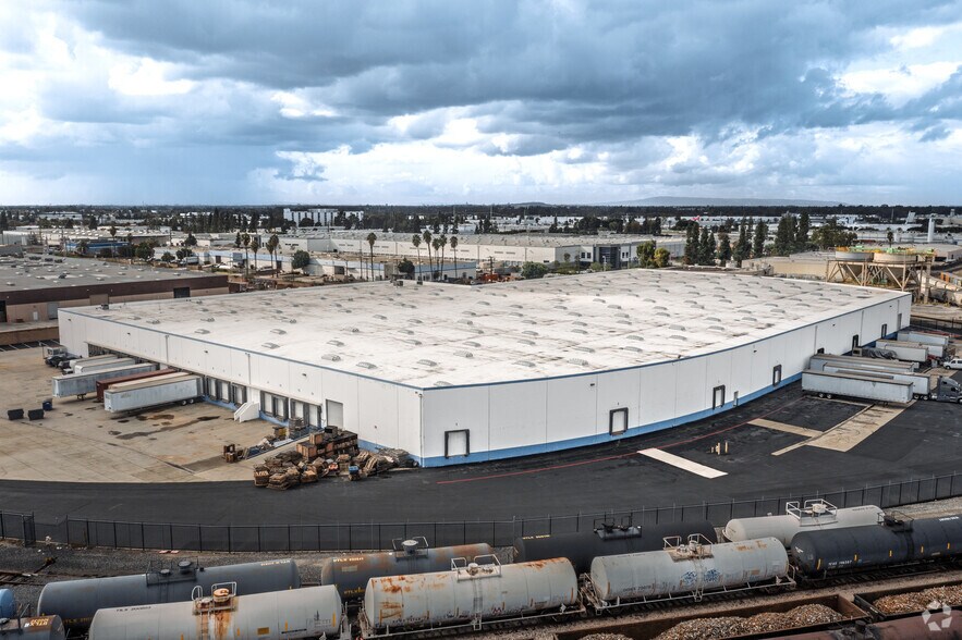 More Photos Of 15500 Phoebe Ave, La Mirada Warehouse For Lease