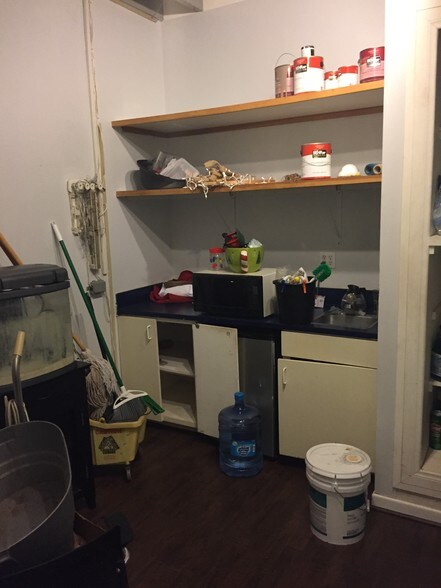 More Photos Of 414-416 W 4th St, Santa Ana Office For Sale