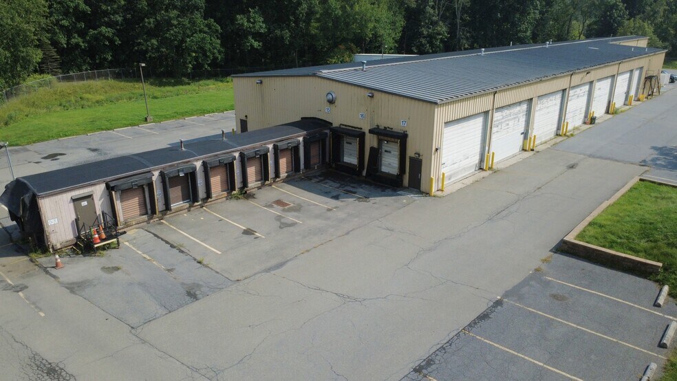 More Photos Of 1504 Rockdale Ln, Stroudsburg Distribution For Lease