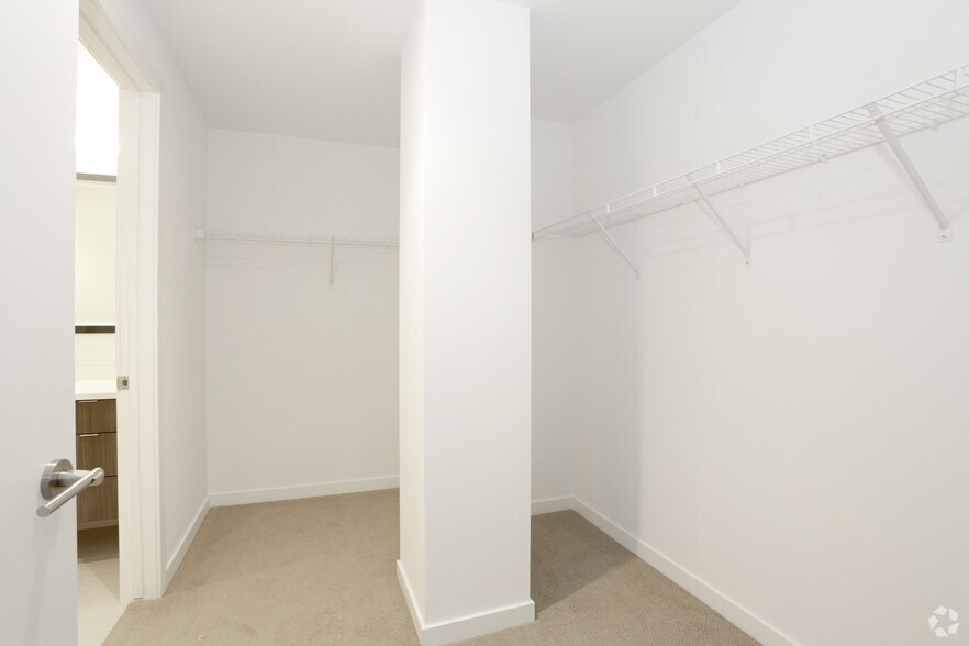 More Photos Of 558 W Webster Ave, Chicago Apartments For Lease