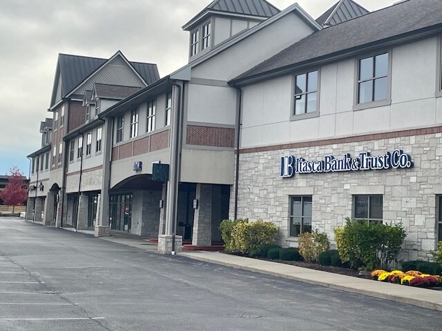 More Photos Of 19 E Irving Park Rd, Roselle Storefront For Lease