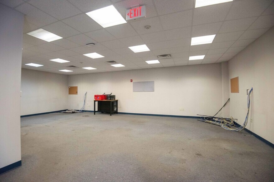 More Photos Of 913-929 Wallace St, Philadelphia Distribution For Lease