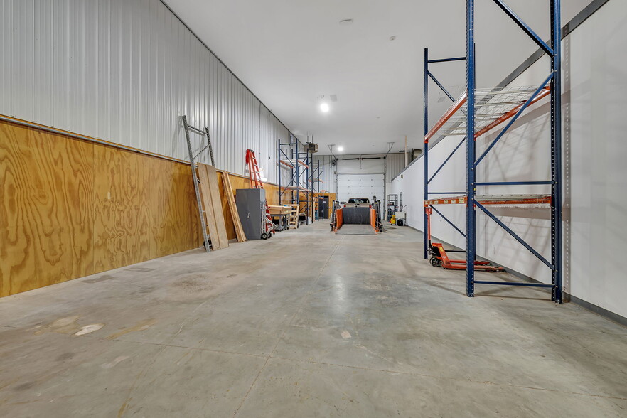 More Photos Of 801 Brian Dr, Crest Hill Light Distribution For Lease