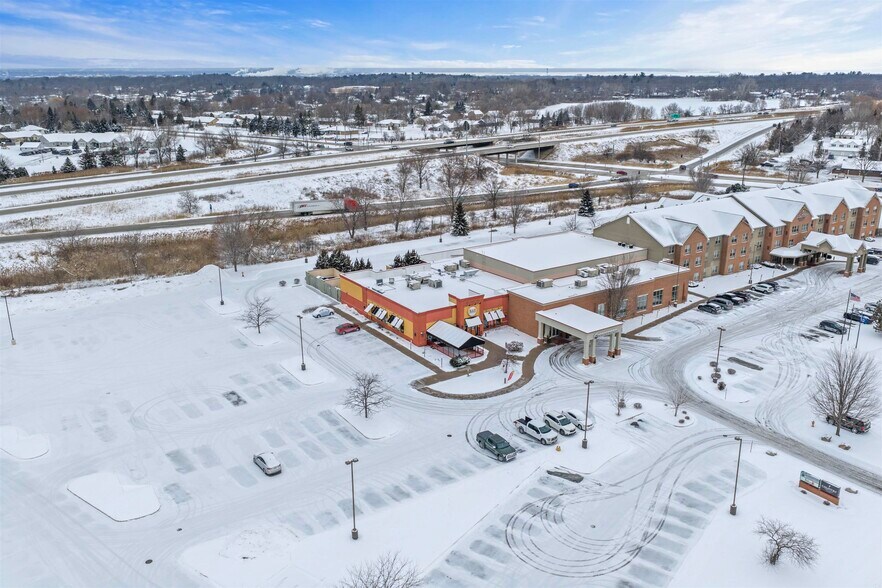 More Photos Of 850 Kepler Dr, Green Bay Restaurant For Sale