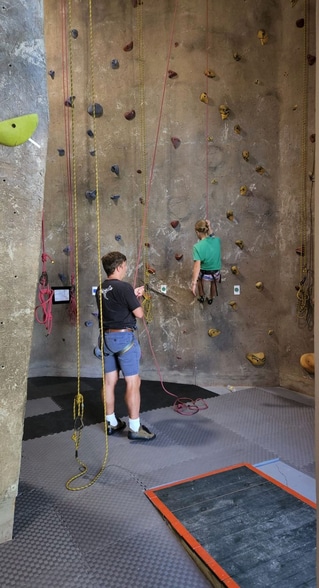 More Photos Of 12 North Rd, Bethel Golf Course Driving Range For Lease