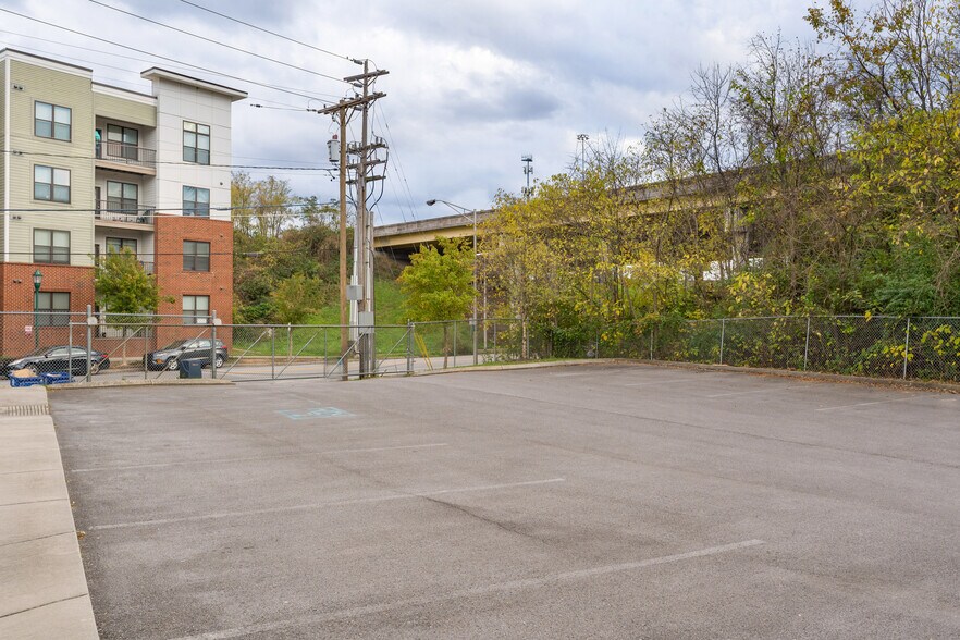 More Photos Of 2145 Chestnut St, Chattanooga Specialty For Lease