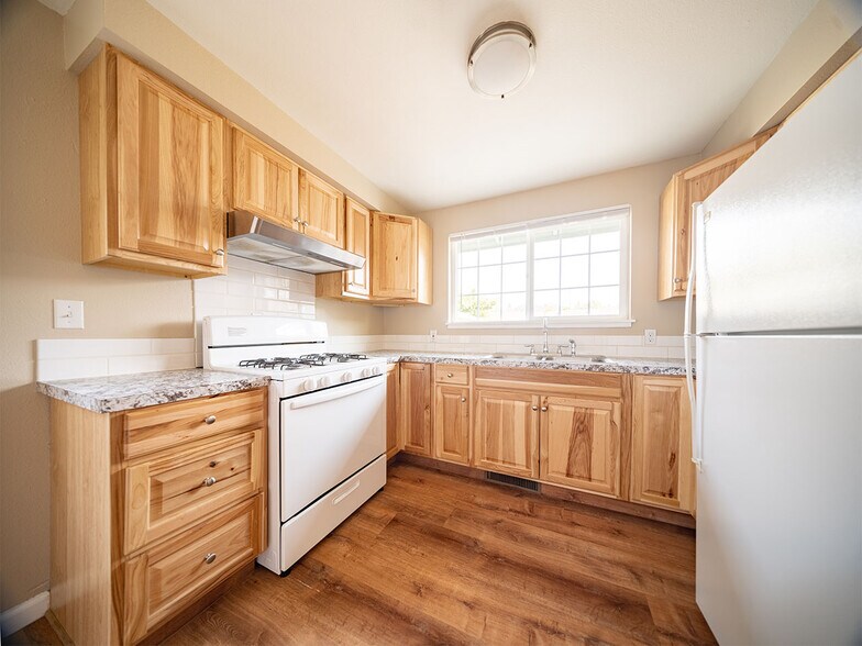 More Photos Of 125 Gateway Blvd, Cottage Grove Apartments For Sale