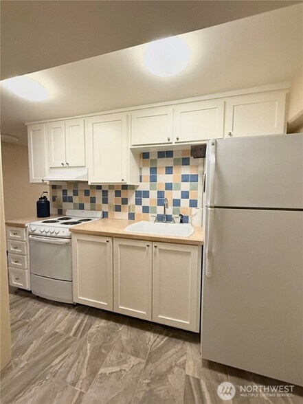 More Photos Of 214 Pine Street St, Okanogan Office For Sale