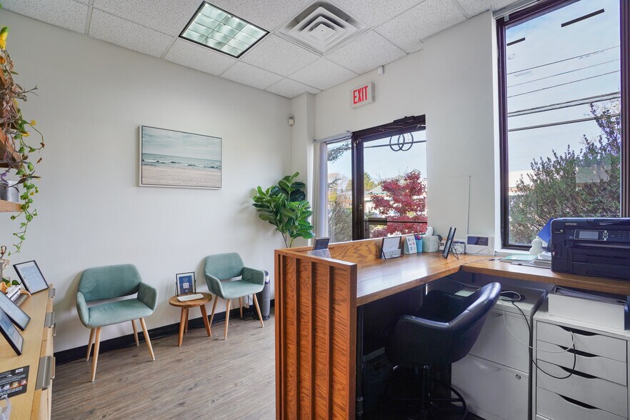 More Photos Of 10 E Willow St, Millburn Office For Lease