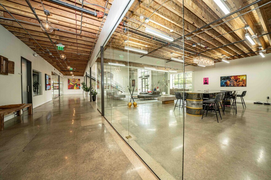 More Photos Of 2001 Saturn St, Monterey Park Light Distribution For Sale