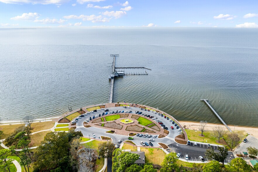 More Photos Of 202 S Mobile St, Fairhope Hospitality For Sale