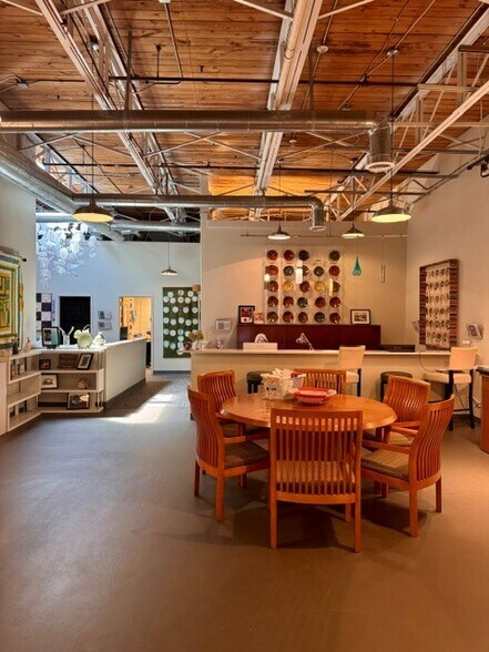 More Photos Of 2821 2nd Ave S, Birmingham General Retail For Lease