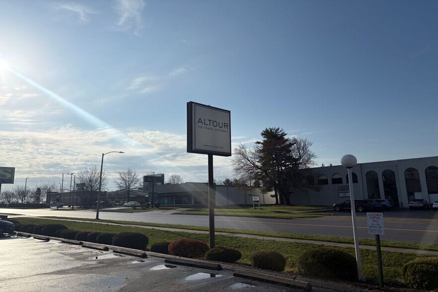 More Photos Of 145-175 Moore Dr, Lexington Freestanding For Lease