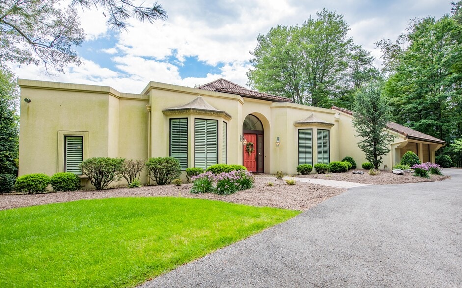 More Photos Of 931 Upland Rd, Williamsport Specialty For Sale