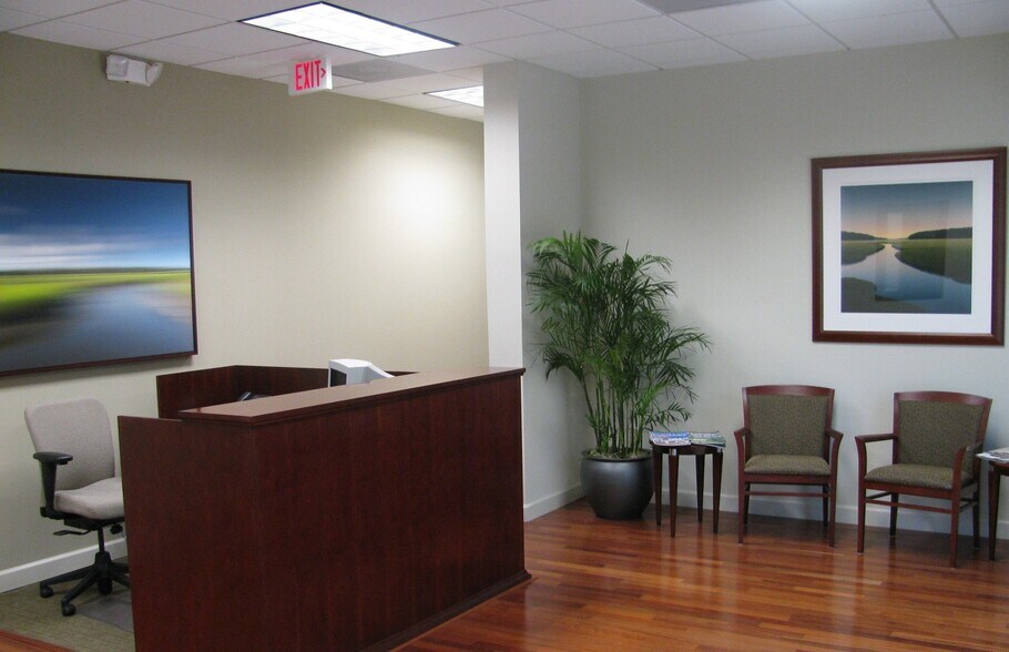 More Photos Of 7807 Baymeadows Rd E, Jacksonville Medical For Sale