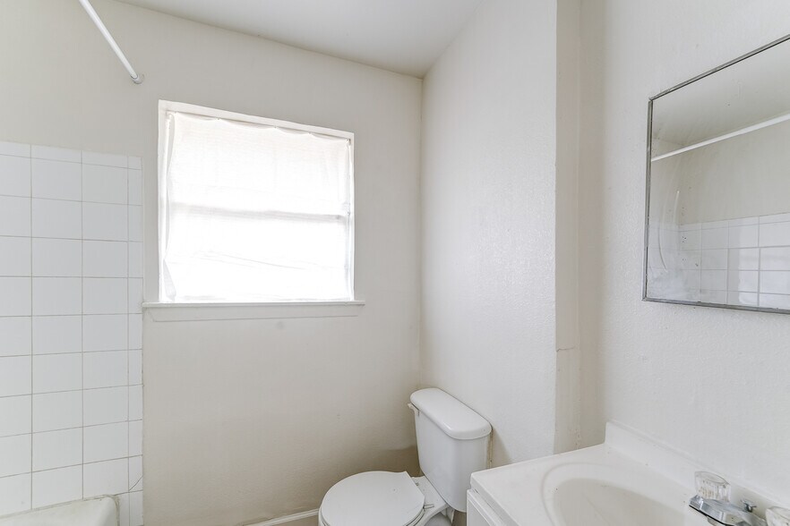 More Photos Of 2101 Hutton St, Houston Apartments For Sale