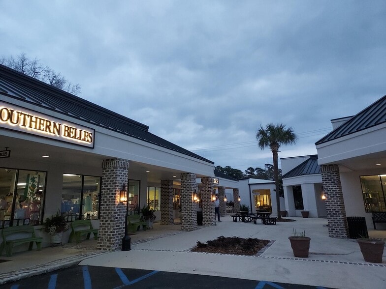 More Photos Of 976 Houston Northcutt Blvd, Mount Pleasant Unknown For Lease