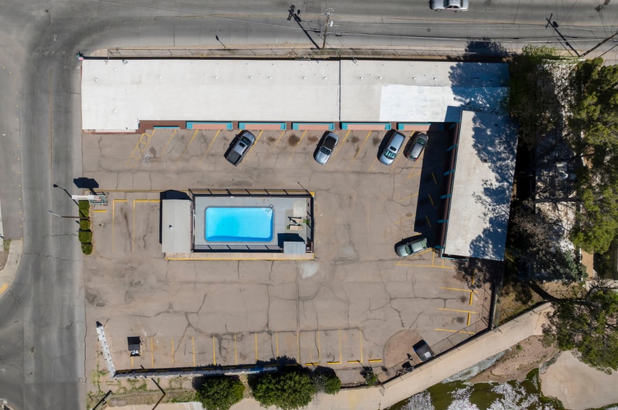 More Photos Of 20 E Doe St, Nogales Hotel For Sale