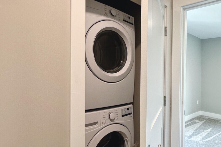 More Photos Of 45 High St, Waterbury Multifamily For Sale